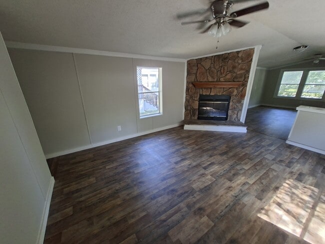 Building Photo - 292 Pittsburg Landing