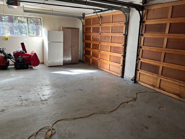 Building Photo - Value with lake view