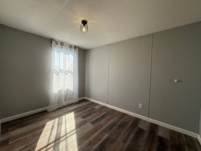 Building Photo - Newly remodeled 2 bedroom 1 bathroom mobile home in Greeneville, TN