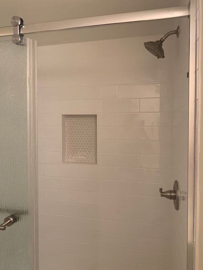 Building Photo - DC Studio in "Old City"  - Furnished!! Murphy bed & small sofa.