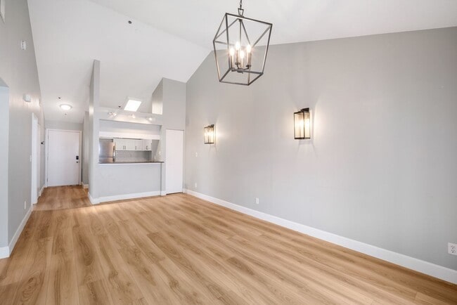 Building Photo - Spacious 2BR/2BA third floor South Tampa c...