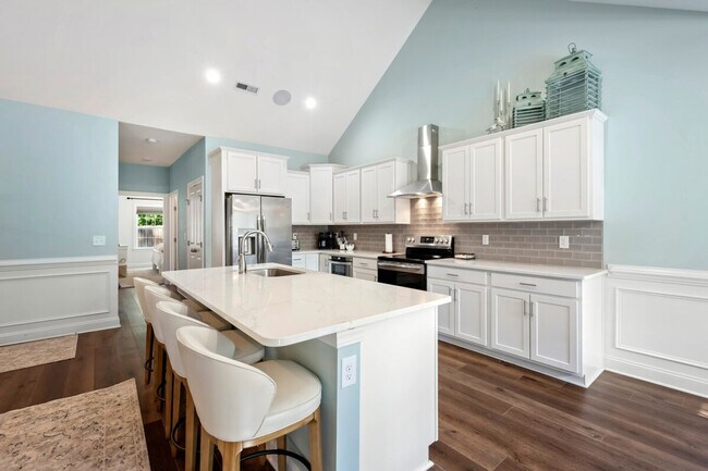 Building Photo - 245 Brace Dr