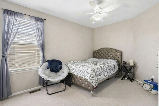 Building Photo - 5347 Applebrook Ln