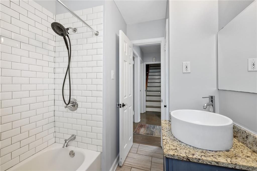 Building Photo - 1649 Beecher St SW