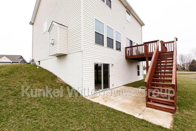 Building Photo - 2724 Ambridge Dr