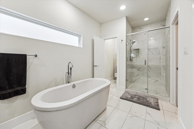 Building Photo - 2204 Cortijo Pl