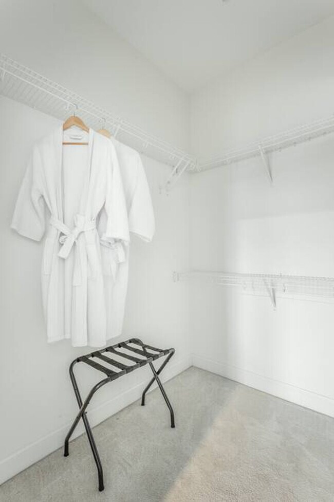 Building Photo - 1494 Madison St