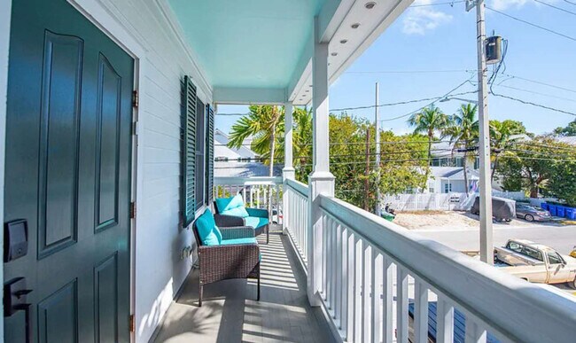 Building Photo - 120 Angela St