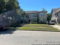 Building Photo - 224 E Rosewood Ave