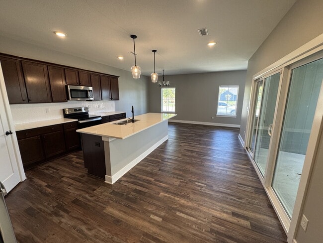 Building Photo - 107 S Shay Rd
