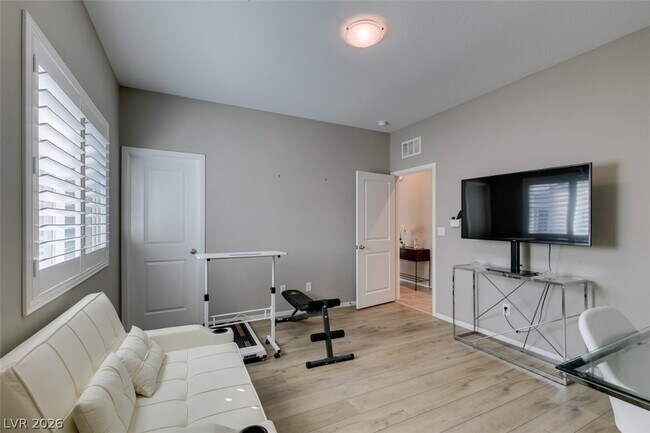 Building Photo - 545 Teovani St