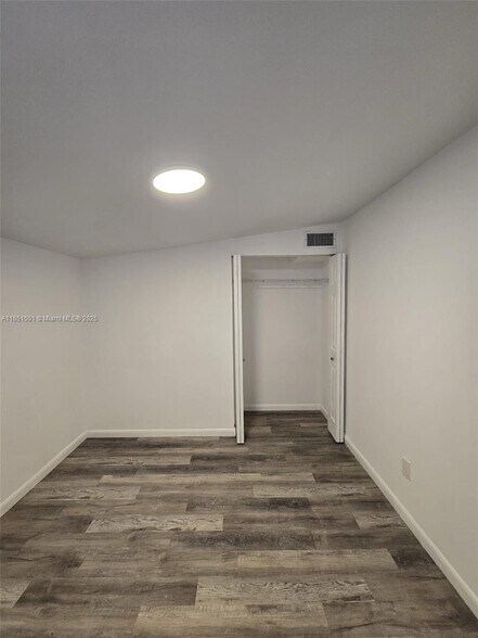 Building Photo - 330 SW 13th St