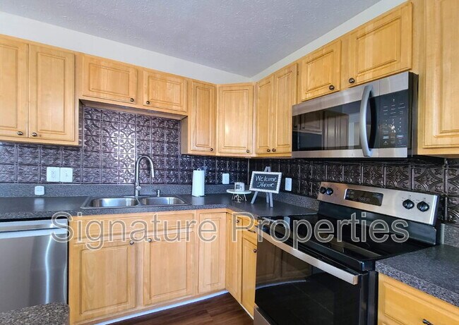 Building Photo - 106 Regina Ln