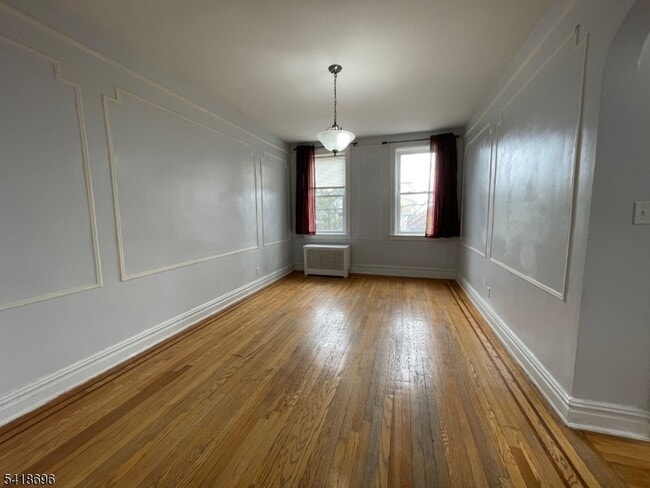 Building Photo - 32 Woodcliff Ave