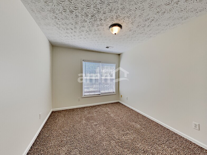 Building Photo - 4442 High Gate Dr NW
