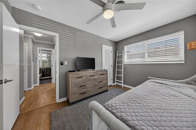 Building Photo - 2161 NE 62nd Ct