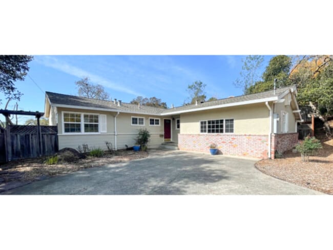 Primary Photo - GORGEOUS NEW REMODEL! MARINWOOD 3BR Home,2...