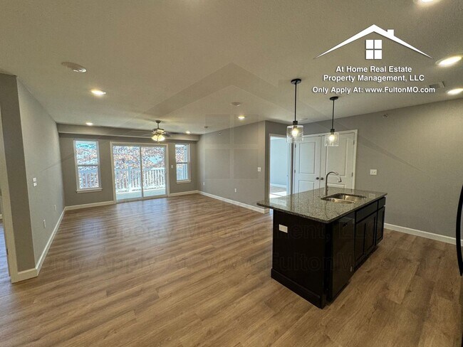 Building Photo - 2610 N Bluff St