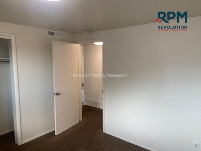 Building Photo - 2 BEDROOM CONDO IN THE HEART OF SALT LAKE