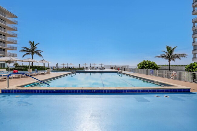 Building Photo - 3546 S Ocean Blvd