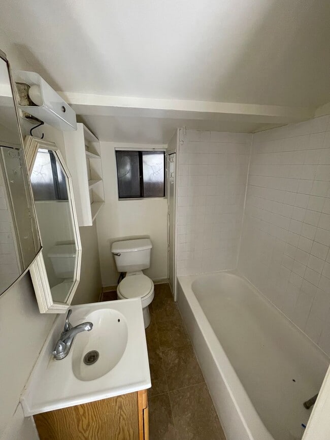 Building Photo - 2bd Monterey Cottage with Ocean Views
