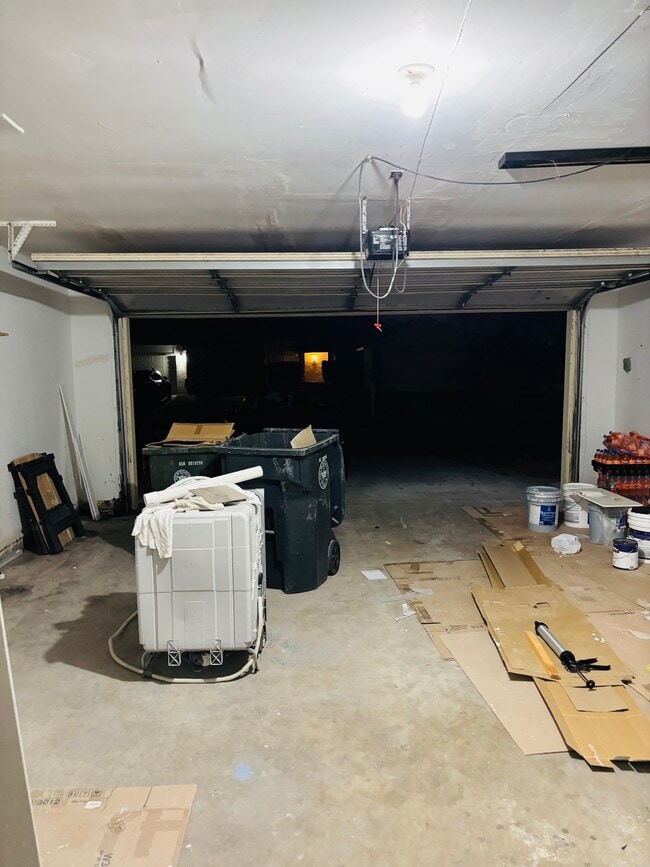 Building Photo - 2403 Chimneystone Cir