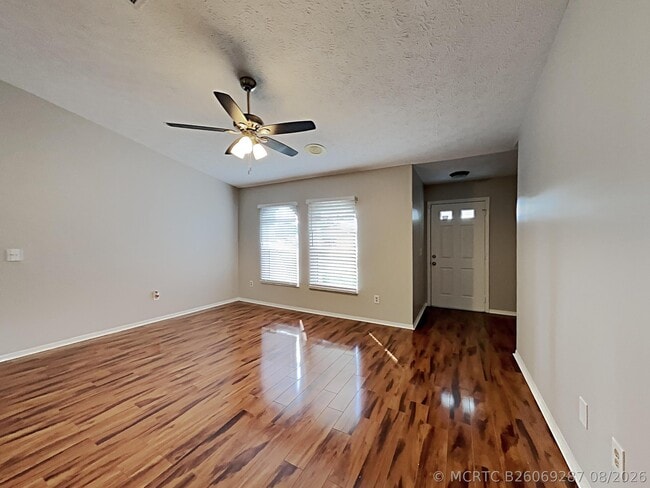 Building Photo - 4215 SW Jarmer Rd