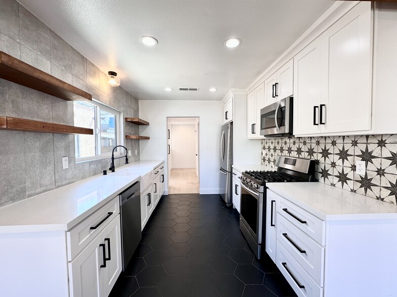 Building Photo - 4336 Toland Way