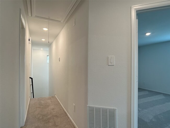 Building Photo - 24019 Steep Climb Dr