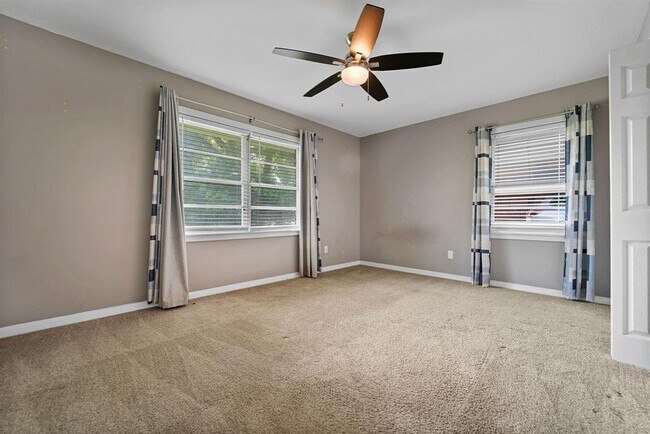 Building Photo - 2210 San Jacinto Dr