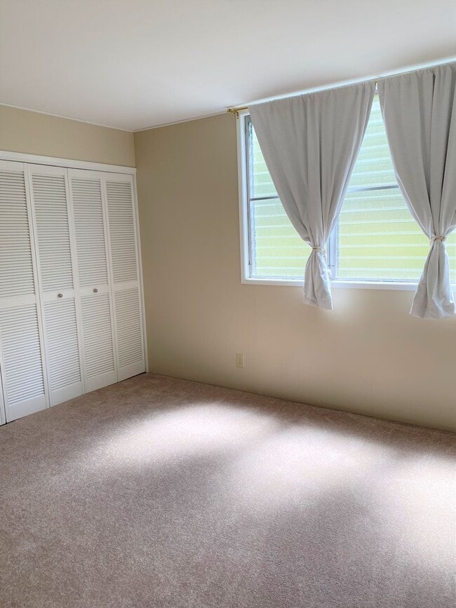 Building Photo - Rarely Available Haleloa II - 3/2/2