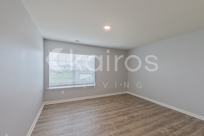 Building Photo - 1044 Pilgrim Ln