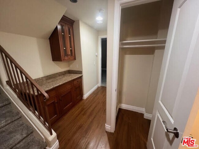 Building Photo - 1101 East Ave