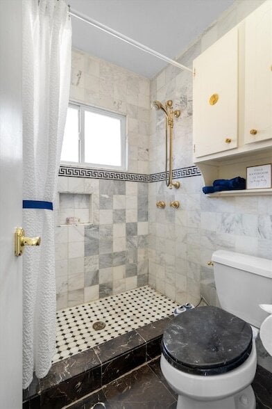 Building Photo - 2121 Sunrise Trail