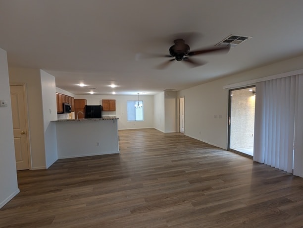 Building Photo - 42384 W Bunker Dr