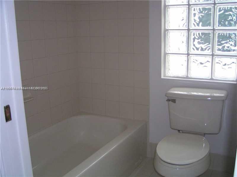 Building Photo - 1309 Alicante Ct