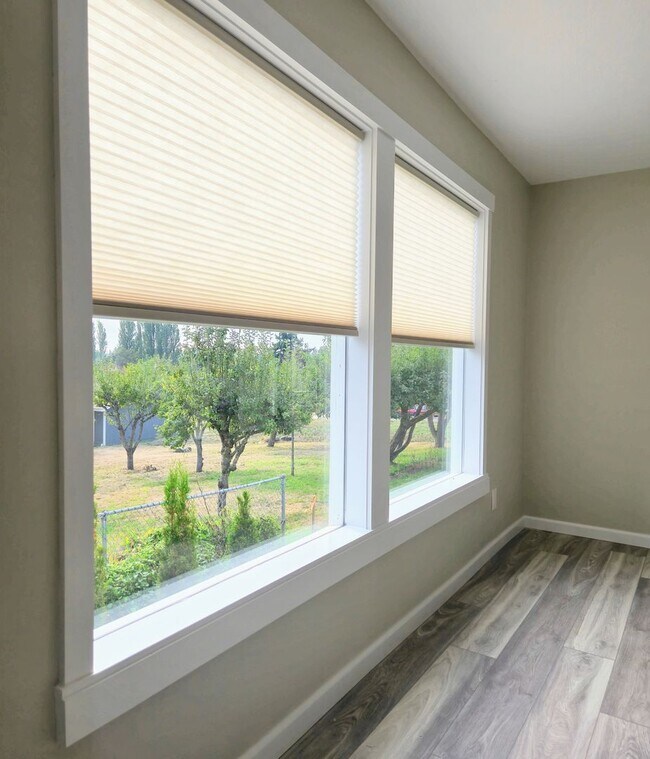 Building Photo - Newly Remodeled 2 Bedroom Home & ADU For R...