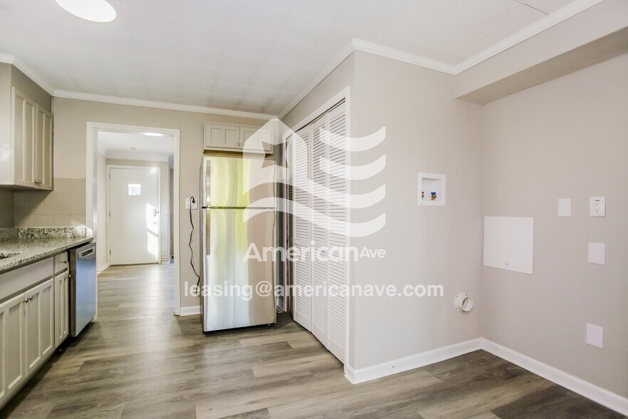 Building Photo - 2626 Bonner St