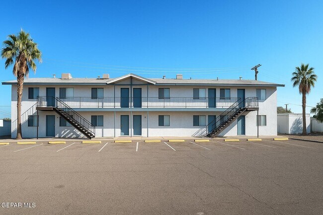 Primary Photo - 530 S Yarbrough Dr