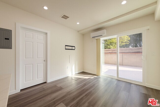 Building Photo - 5244 Whitsett Ave