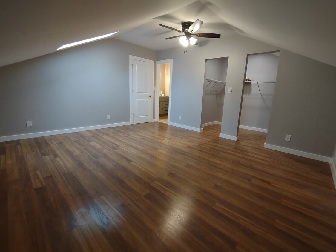 Building Photo - 8620 Salt Springs Rd