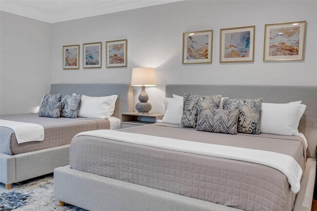 Building Photo - 1949 Harbourview Dr