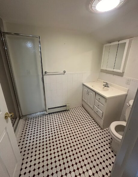 Building Photo - 28 Montfern Ave