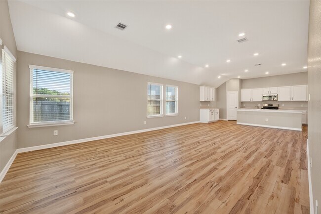 Building Photo - 5403 Tourmaline Wy