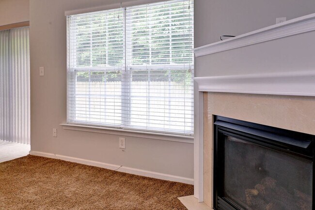 Building Photo - Spacious Duplex in Willow Lakes