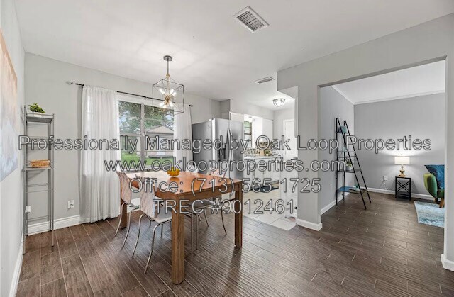 Building Photo - Houston