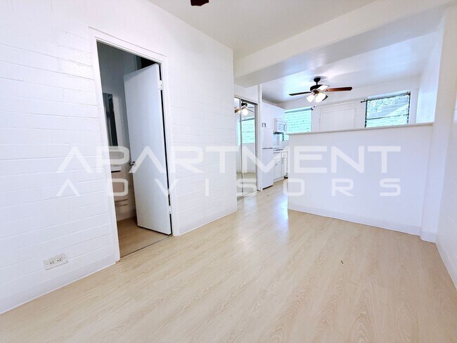 Building Photo - 264 Ka?iulani Ave