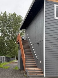 Building Photo - 2 Bedroom Apartment in Jewel Lake!
