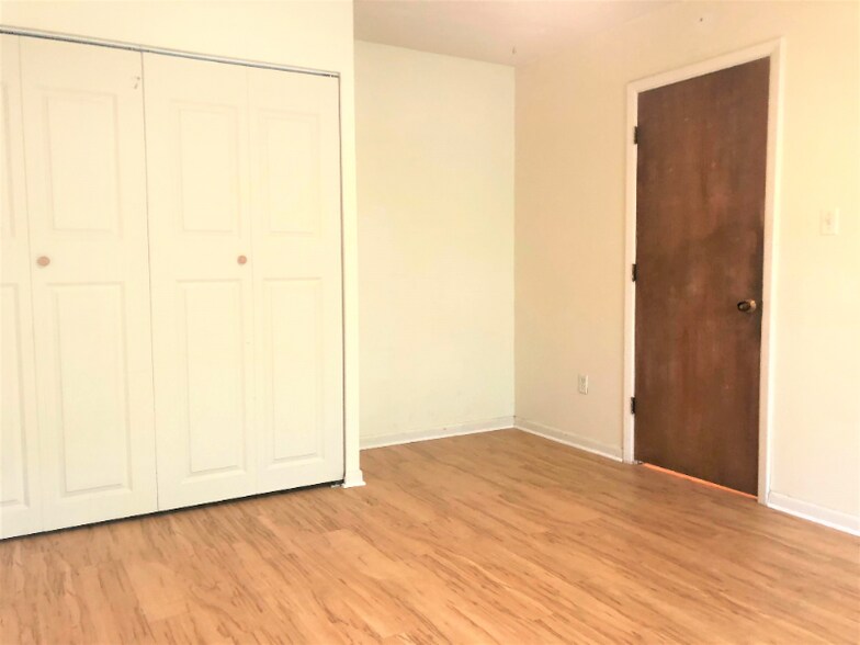 Building Photo - 6350 Forward Ave