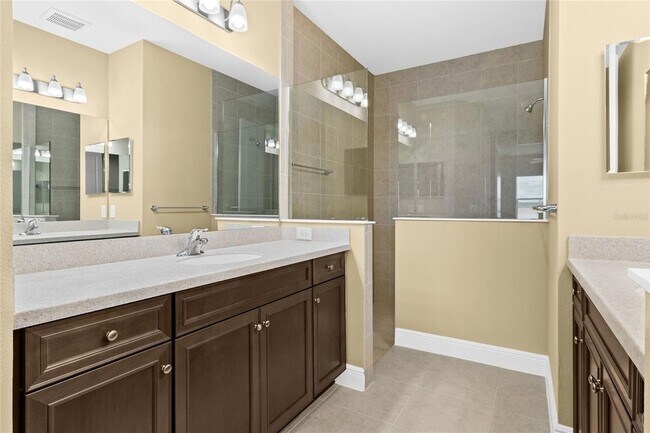 Building Photo - 10112 Lake Wales Cir